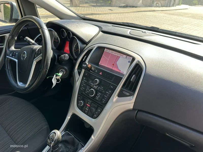 Opel Astra J 10