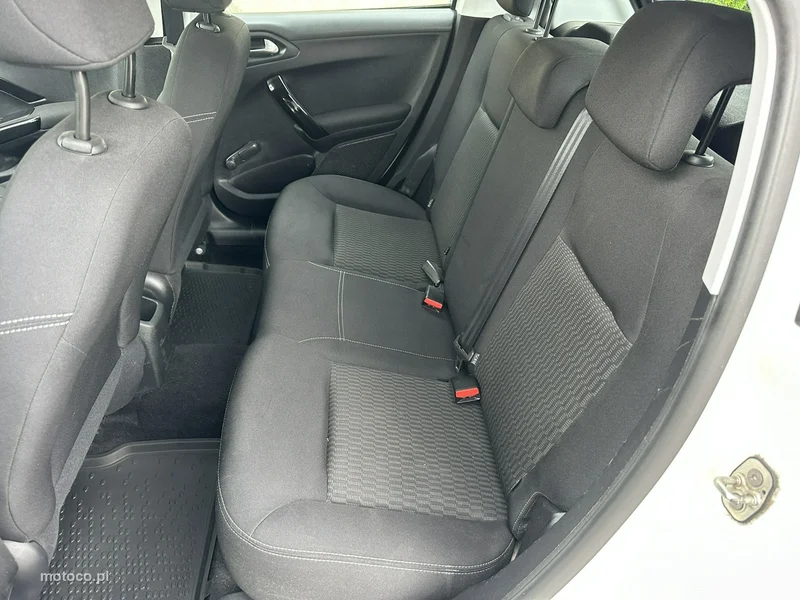 Peugeot 208 11