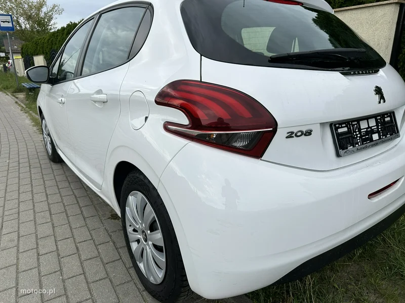Peugeot 208 5