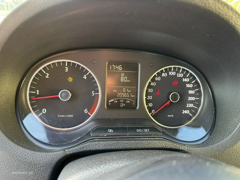 Volkswagen Polo V 6R 22