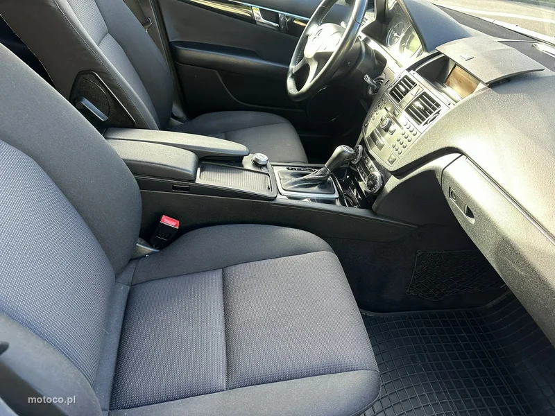 Mercedes-Benz Klasa C W204 C 180 24