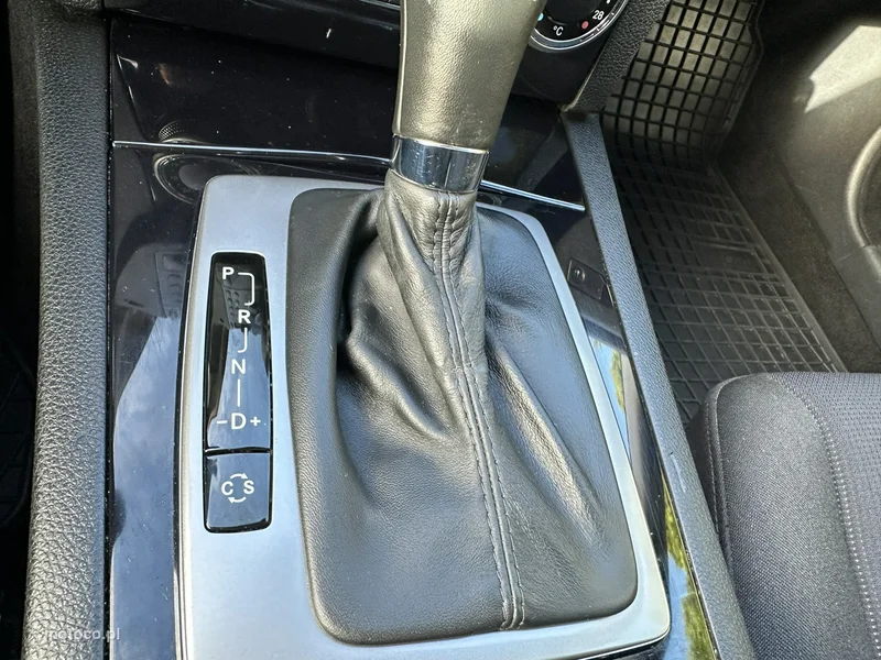 Mercedes-Benz Klasa C W204 C 180 32