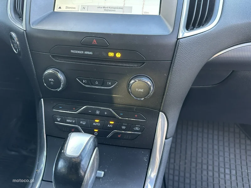 Ford S-Max II 21