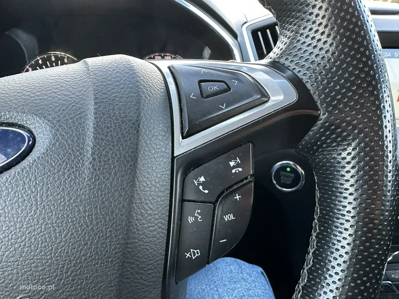 Ford S-Max II 26