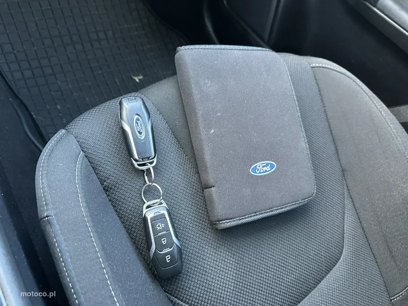 Ford S-Max II 27