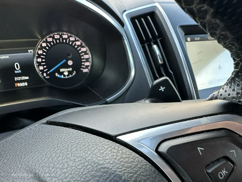 Ford S-Max II 28