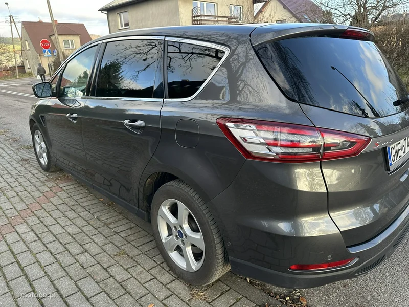 Ford S-Max II 5