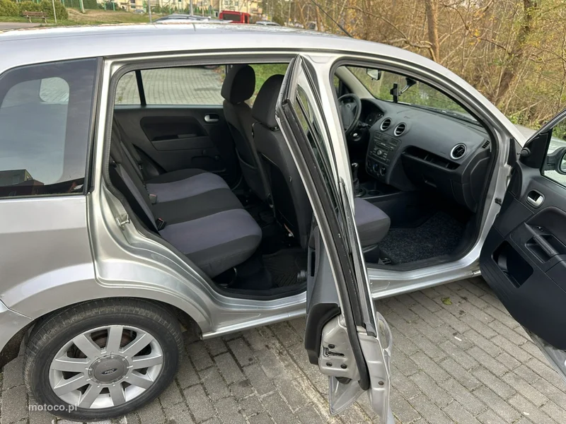 Ford Fusion 16