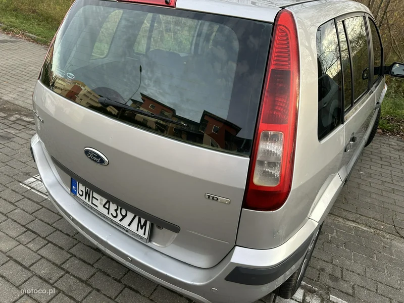 Ford Fusion 4