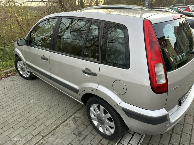Ford Fusion 5