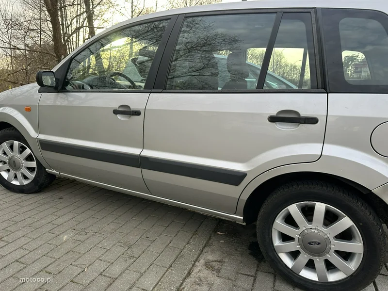 Ford Fusion 6