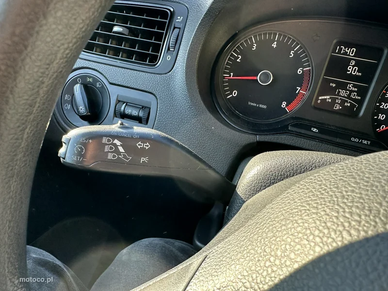 Volkswagen Polo V 6R 22