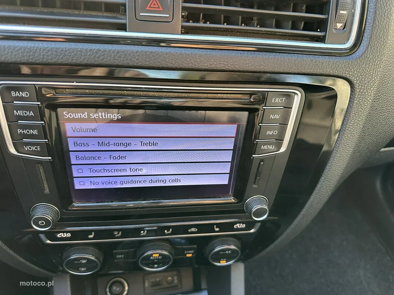 Volkswagen Jetta VI 17