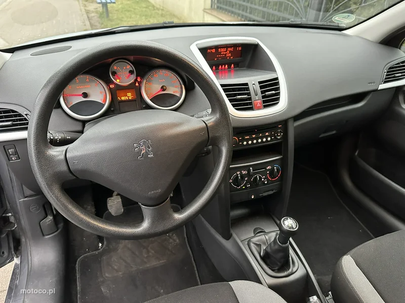Peugeot 207 11