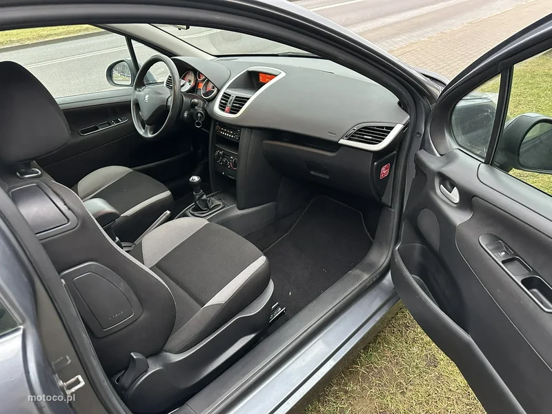 Peugeot 207 13