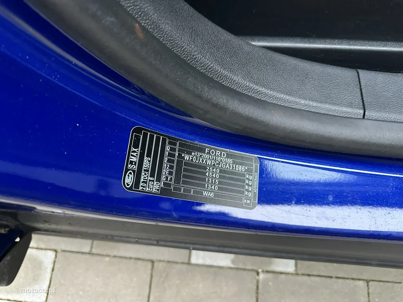 Ford S-Max II 11