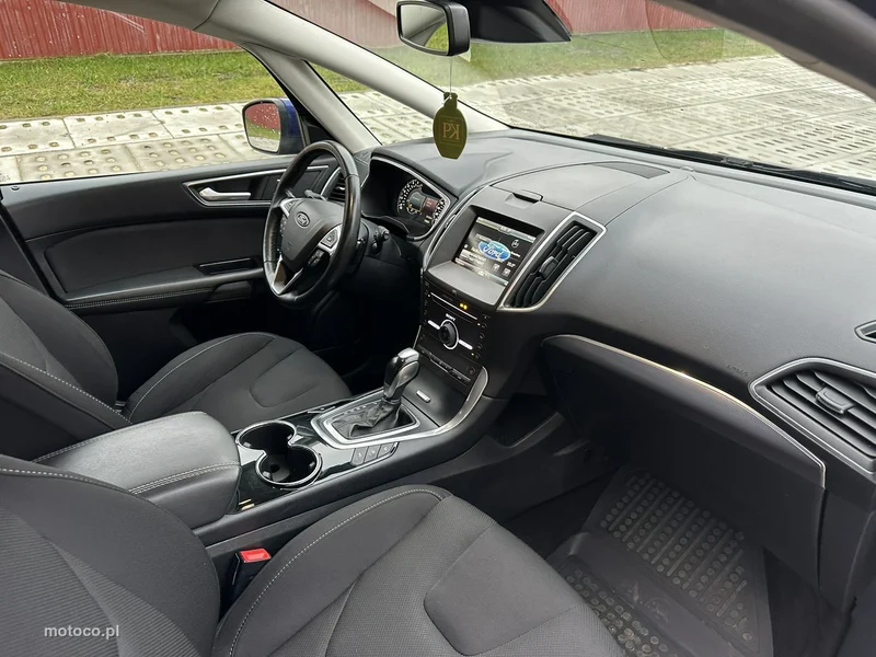 Ford S-Max II 13