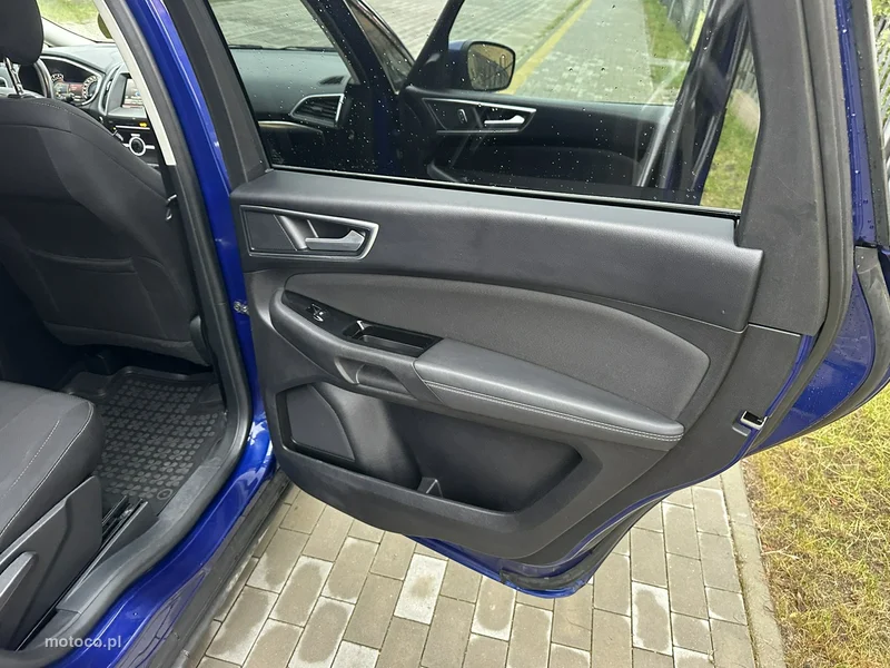 Ford S-Max II 16