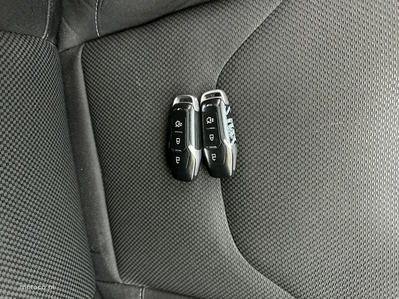 Ford S-Max II 28