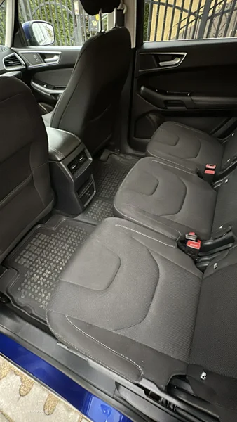 Ford S-Max II 29