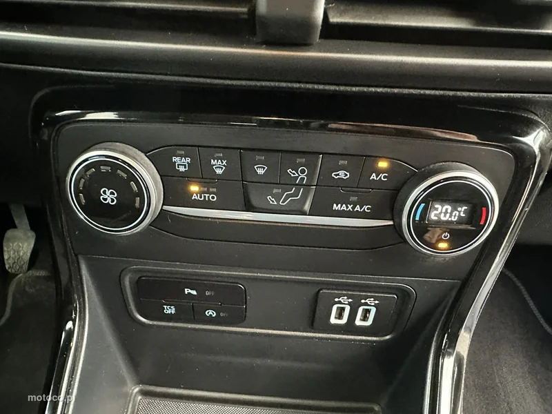 Ford EcoSport 22