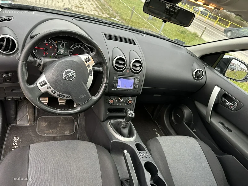 Nissan Qashqai+2 14
