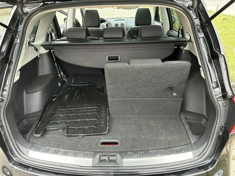 Nissan Qashqai+2 16