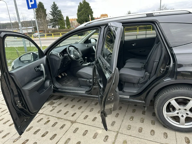 Nissan Qashqai+2 22