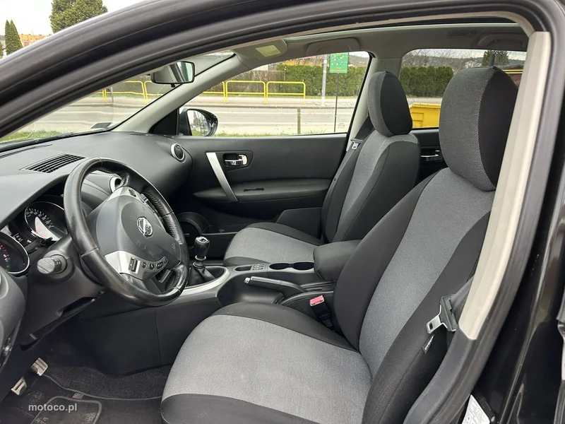 Nissan Qashqai+2 9