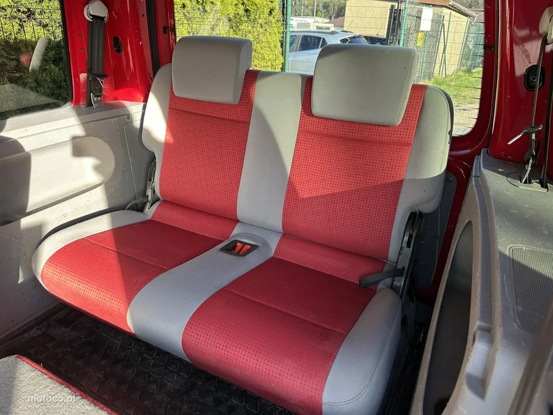 Volkswagen Caddy III 12