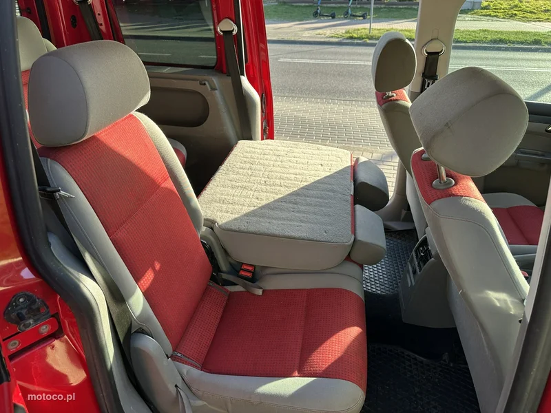 Volkswagen Caddy III 15