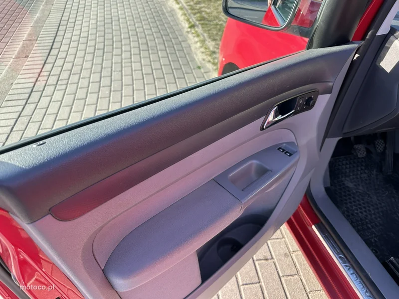 Volkswagen Caddy III 9