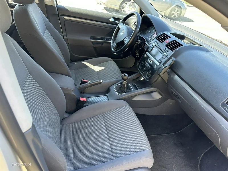 Volkswagen Golf V 17