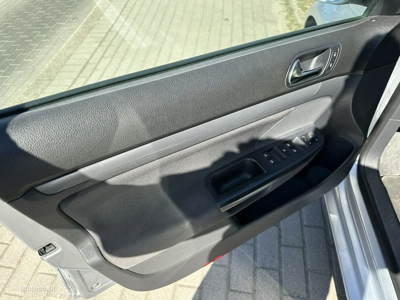 Volkswagen Golf V 22