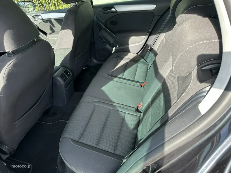 Volkswagen Golf VI 11