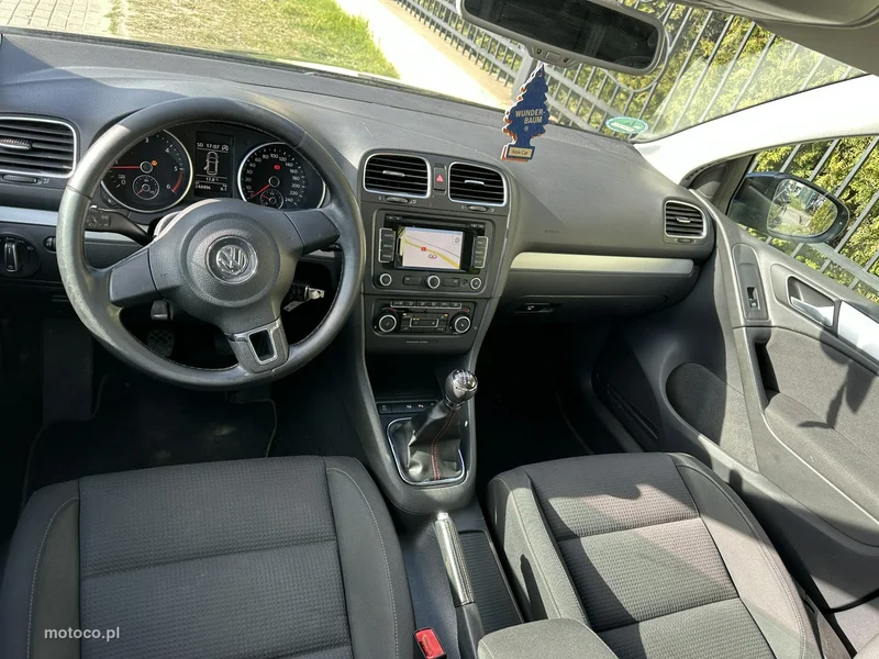Volkswagen Golf VI 12