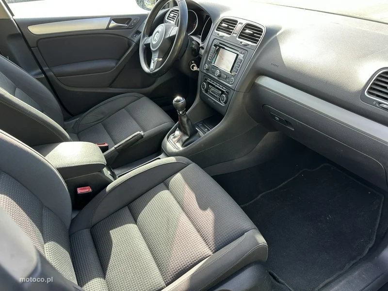 Volkswagen Golf VI 15