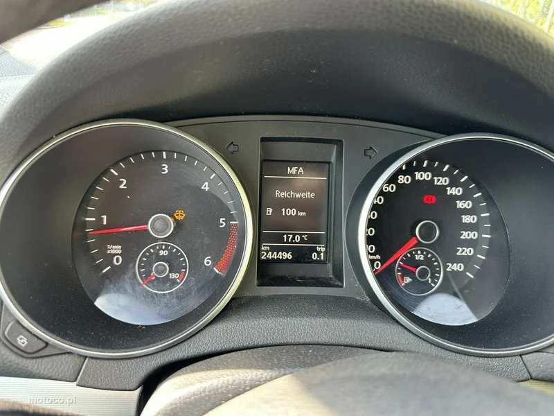 Volkswagen Golf VI 16