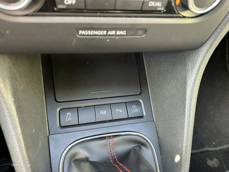 Volkswagen Golf VI 19