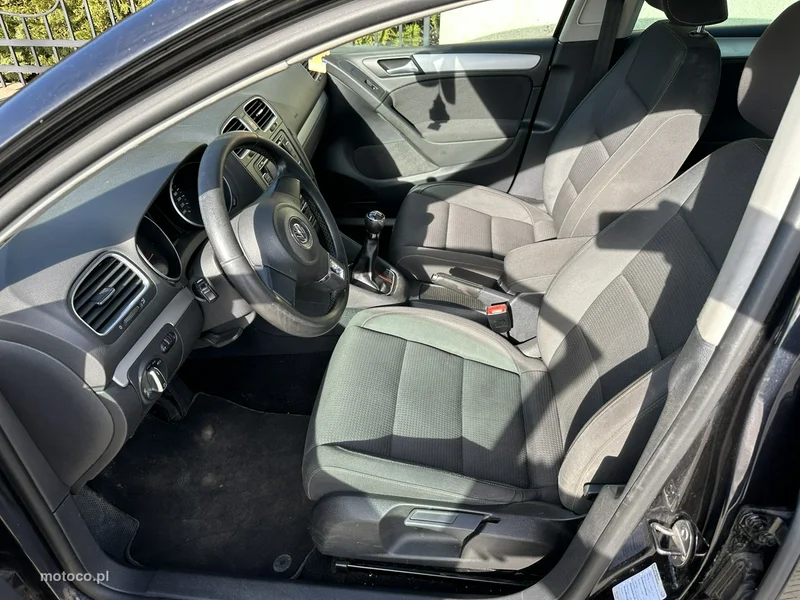 Volkswagen Golf VI 8
