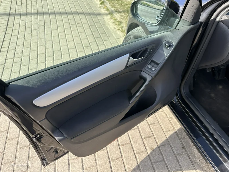 Volkswagen Golf VI 9