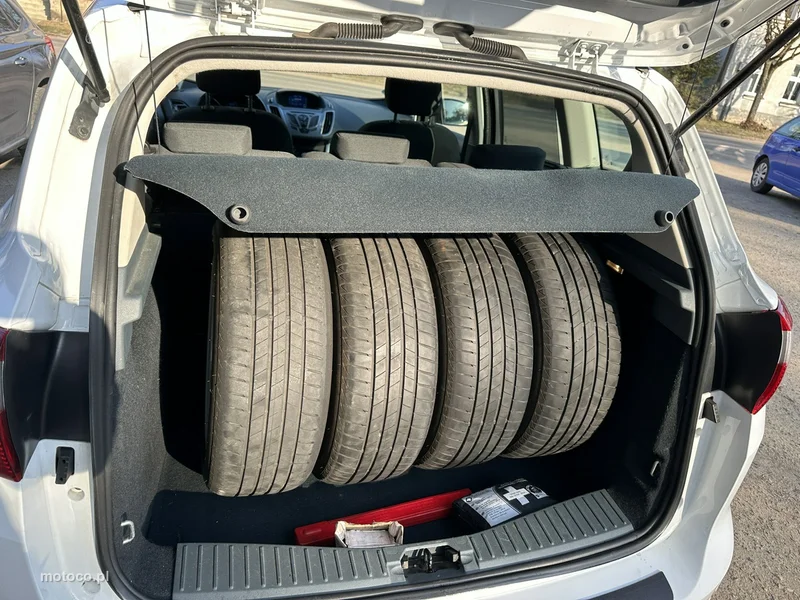 Ford C-Max II 14