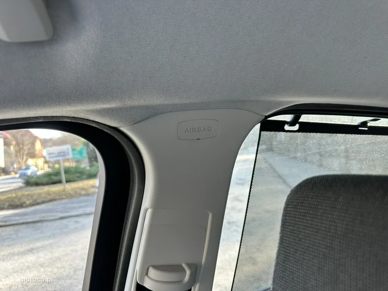 Ford C-Max II 25