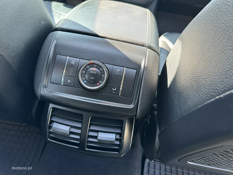 Mercedes-Benz Klasa R W251 R 350 26