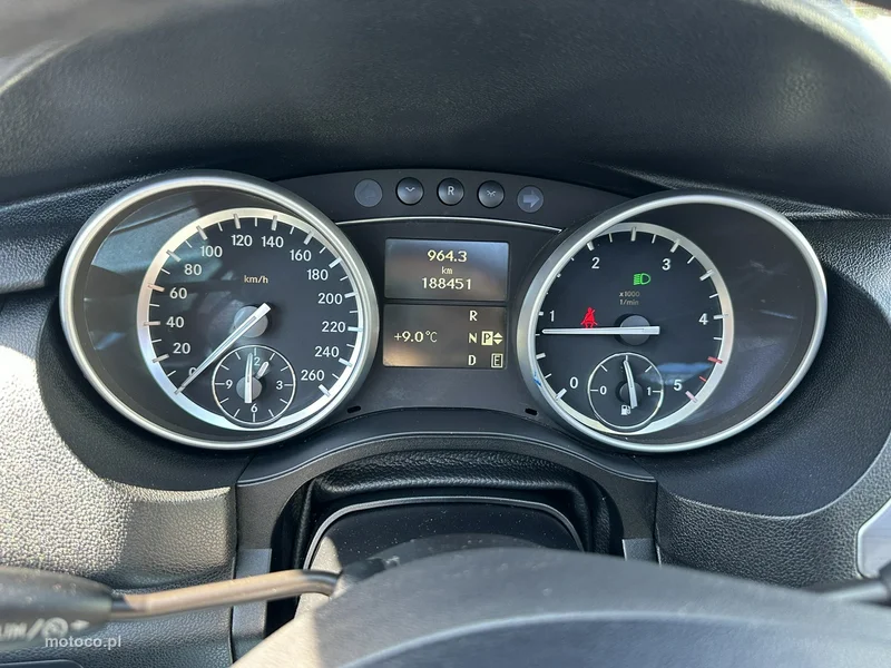 Mercedes-Benz Klasa R W251 R 350 29