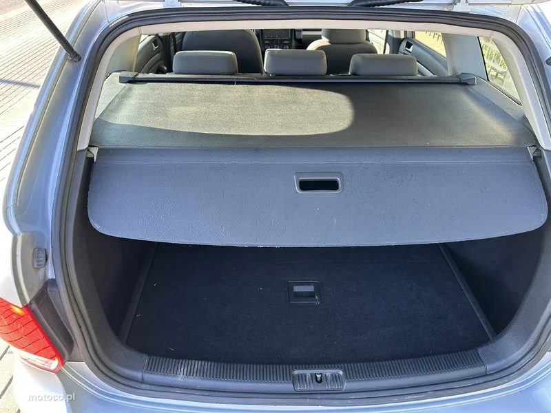Volkswagen Golf V 11