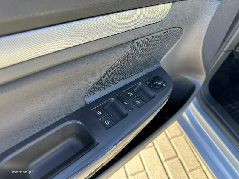 Volkswagen Golf V 14