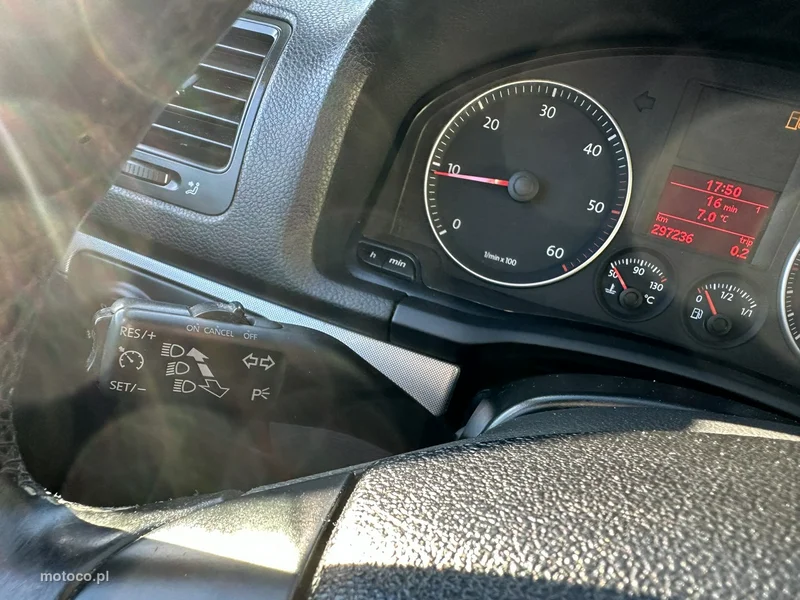 Volkswagen Golf V 21