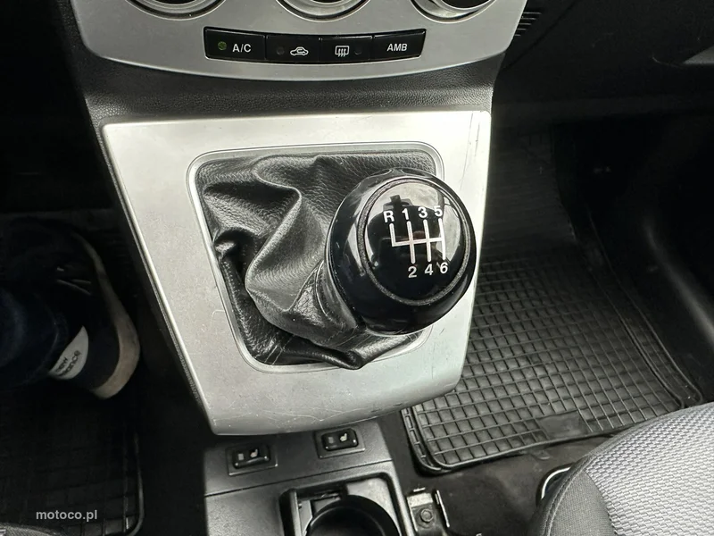 Mazda 5 17