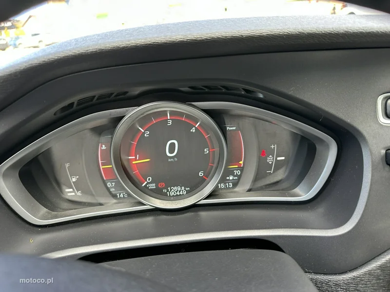 Volvo V40 18